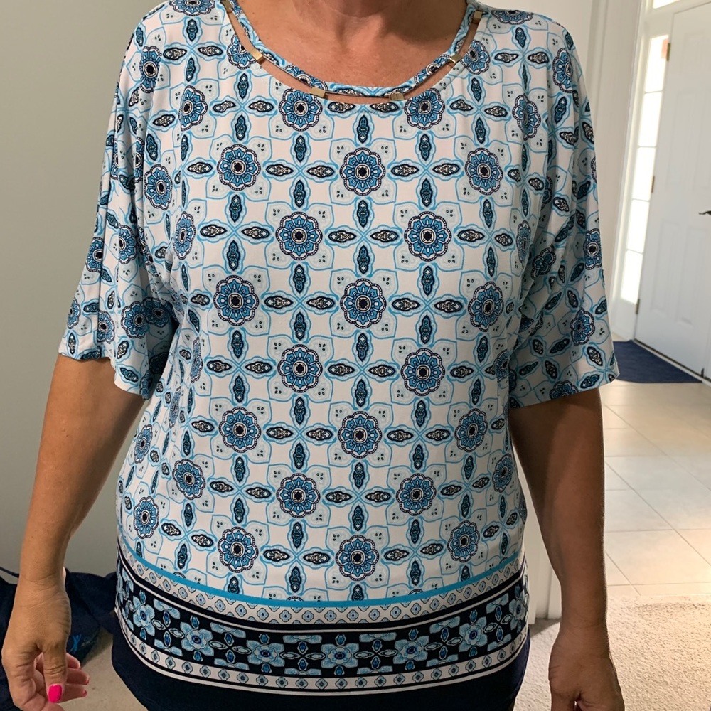 Blue/white woman’s top